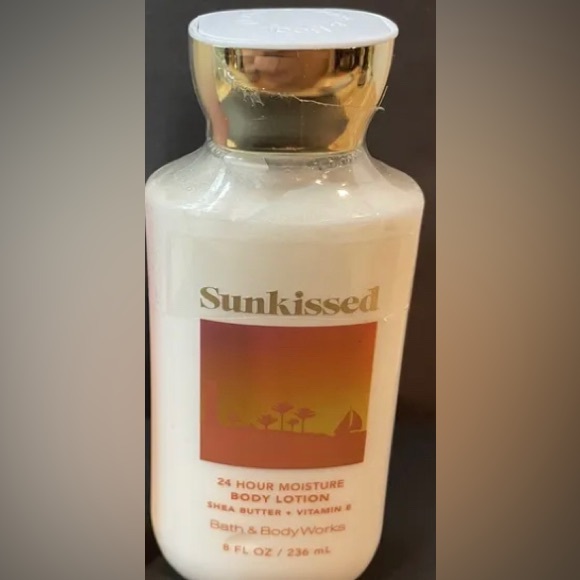 Sunkissed Lotion By Bath & Body Works - Picture 3 of 3